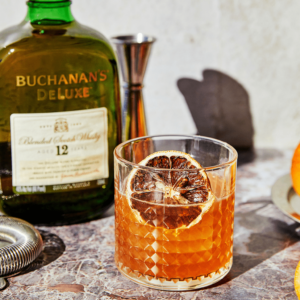 Buchanan's_Deluxe_12_Yr_Blended_Scotch_Whisky_750ml_11310050_4-min