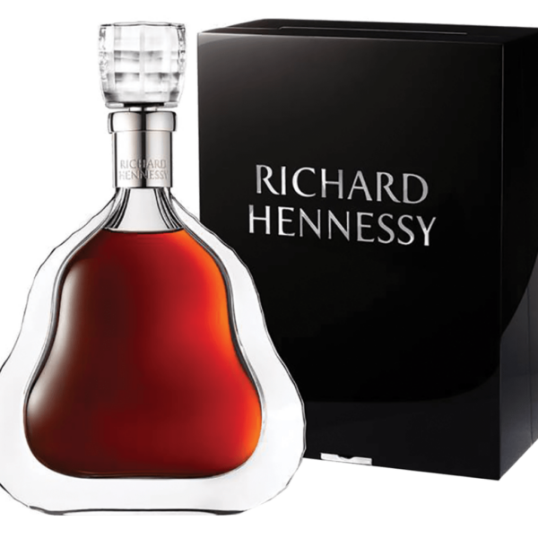 Hennessy_Richard_Gift_Box_750ml_10302115-min
